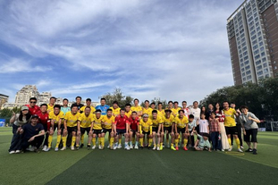 非常不满，贝林厄姆赛后怒喷第四官员：你＊＊真是个混蛋、白痴（极度不满！贝林厄姆赛后怒斥第四官员，爆粗口痛骂对方）