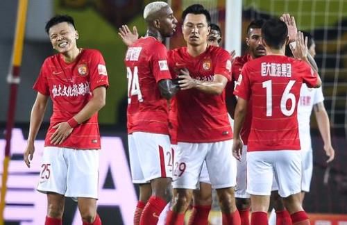 利兹联考虑签下RB莱比锡中卫（利兹联有意引进莱比锡红牛中卫）