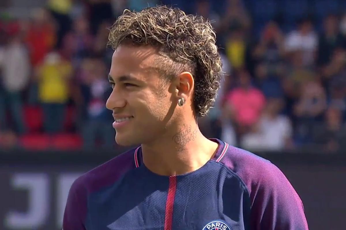 缺兵少将的上海海港，是中超唯一没有输给柔佛新山的球队（人手短缺仍不败，上海海港成中超唯一未输柔佛新山的球队）