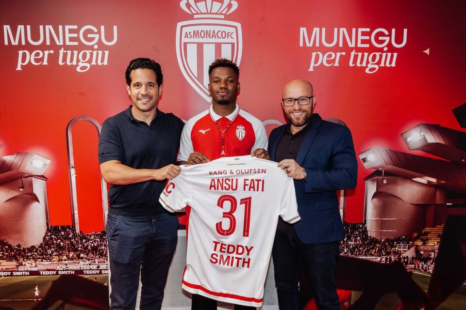 詹姆斯关键篮板抢断助球队逆转（詹姆斯关键抢板抢断助队完成逆转）